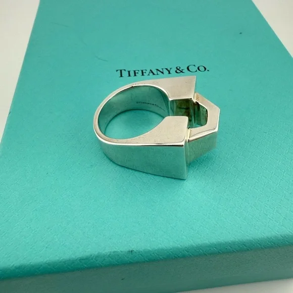 Tiffany & Co. Out of Retirement Block Sculptural Ring in Sterling Silver - Picture 5 of 11